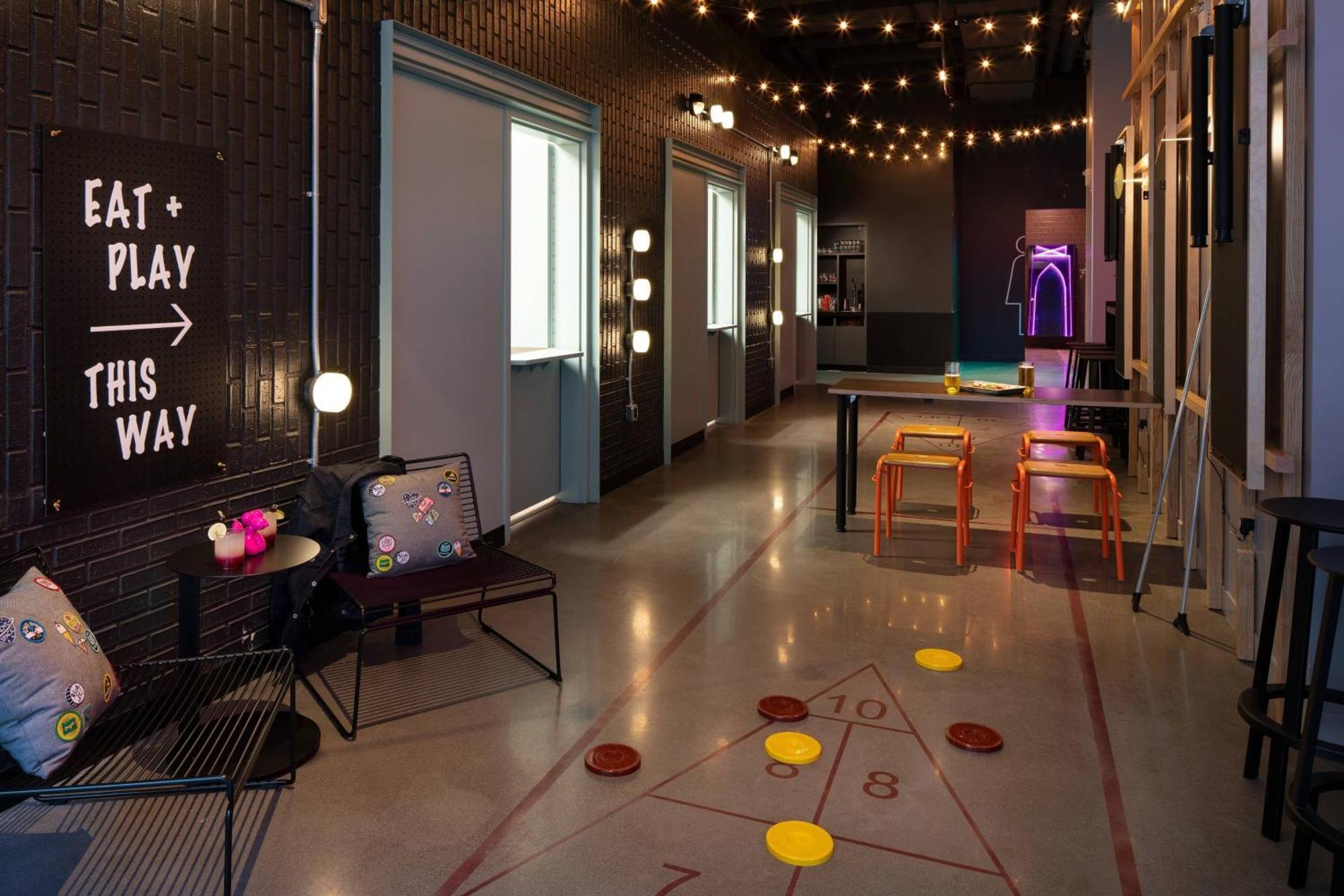 Hotel Moxy Portland Downtown Extérieur photo