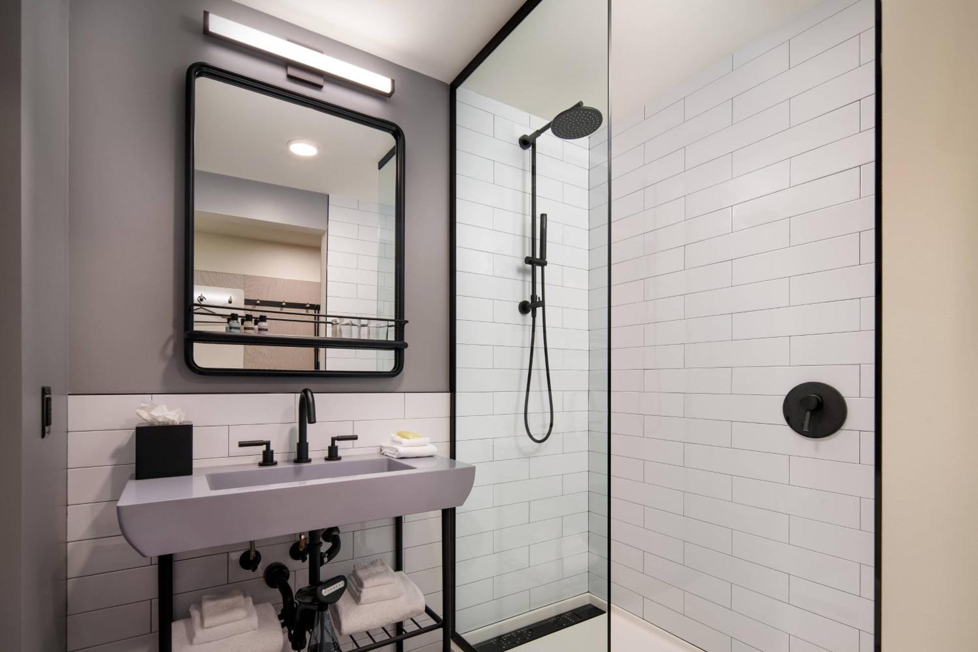 Hotel Moxy Portland Downtown Extérieur photo