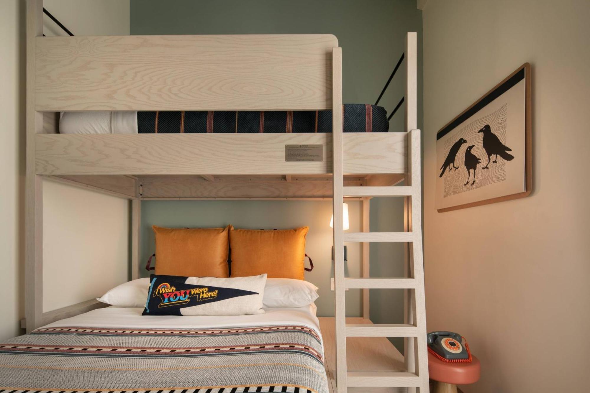 Hotel Moxy Portland Downtown Extérieur photo